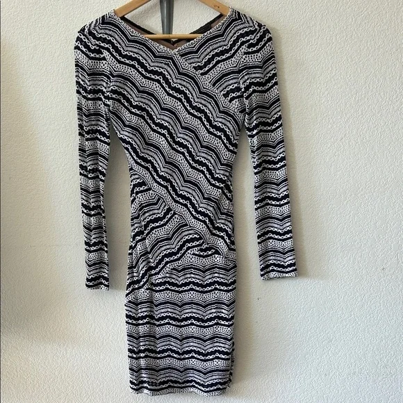 BCBGMaxAzria Melysa crochet Bodycon Dress size XS - Picture 2 of 8